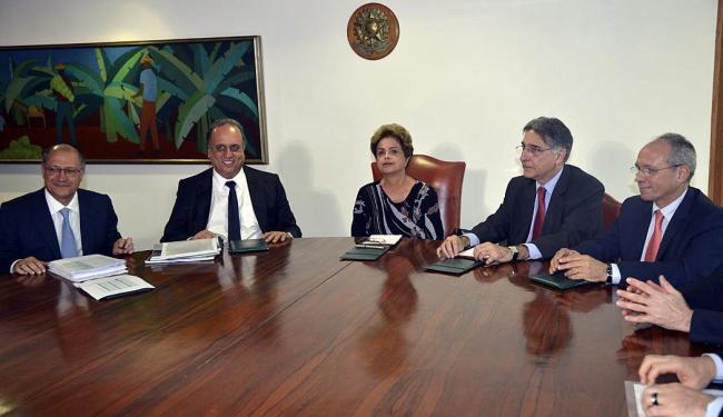 Dilma e alguns governadores durante reunião anterior - Foto: Fábio Rodrigues Pozzebom | Agência Brasil