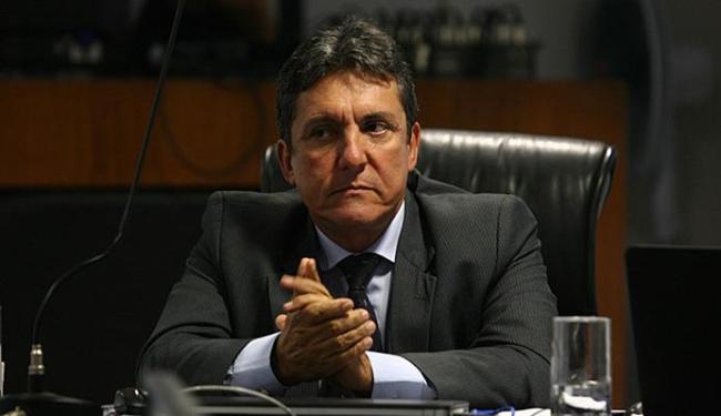 Dos sete conselheiros do TCE, um deles, João Bonfim, se disse impedido de votar - Foto: Lúcio Távora l Ag. A TARDE l 02.06.2015