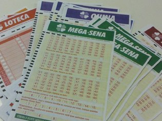 Caixa administra dez jogos: Mega-Sena, Quina, Dupla Sena, Instantânea, Lotogol, Timemania, Lotomaria, Loteria Federal, Loteca e Lotofácil