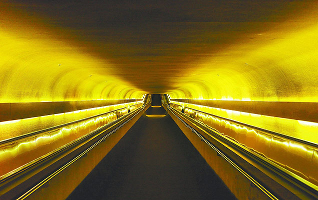 Túnel que liga o anexo da Câmara ao plenário