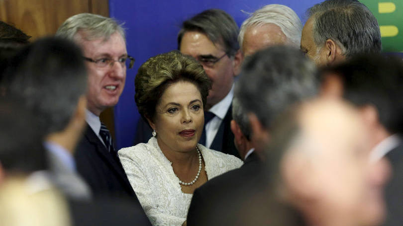 Dilma Rousseff entre ministros que continuam no governo após reforma ministerial do dia 02/10/2015