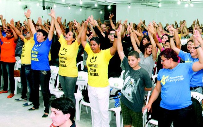 Tolerância no templo evangélico de Madureira: fieis gays são respeitados na Igreja Cristã Contemporânea. Catedral será inaugurada no dia 7