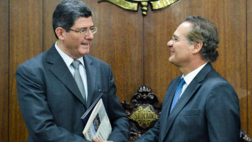 O ministro da Fazenda, Joaquim Levy, reúne-se com o presidente do Senado, Renan Calheiros, e líderes da base do governo