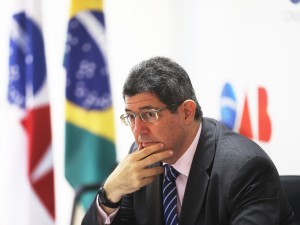 Levy não entregou carta e segue no cargo, mesmo insatisfeito