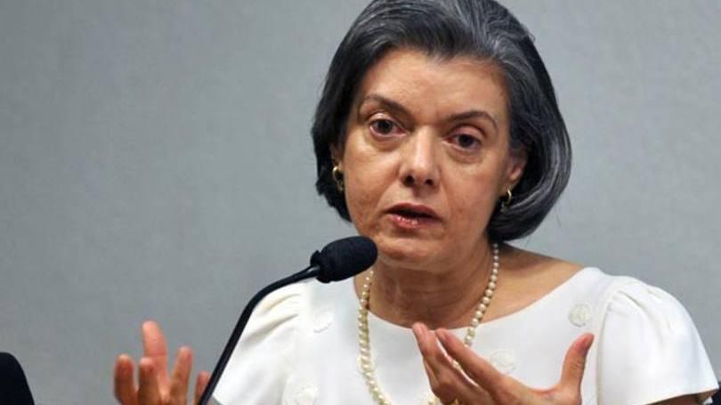 A ministra do STF, Cármem Lúcia, fala em audiência no Senado