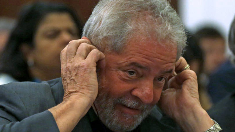 Lula em seminário chamado "Novos caminhao da democracia", em São Paulo