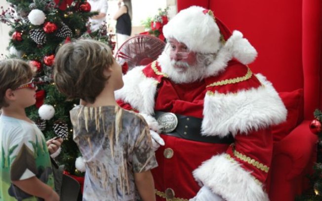 Candidatos procuram trabalho de papai Noel para pagar contas atrasadas.