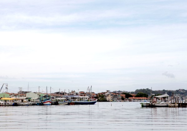 Moradores de Alagados vao receber casas novas