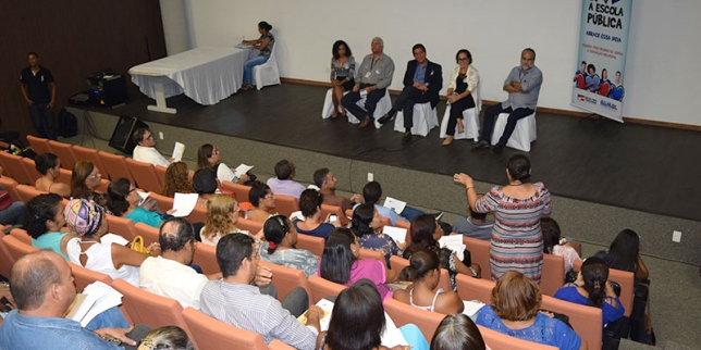 reuniao-da-biblioteca-e-livro-didatico-1