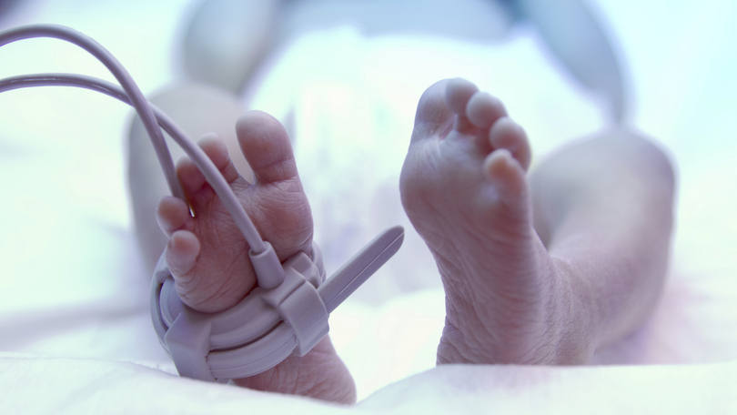 bebe-recem-nascido-na-uti-neonatal