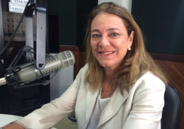 fabiola-mansur-estudio-radio-vida-fm-foto-evilasio-junior-bahiaba