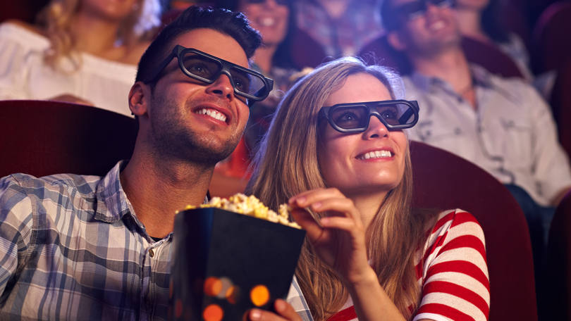 casal-no-cinema-em-sessao-3d