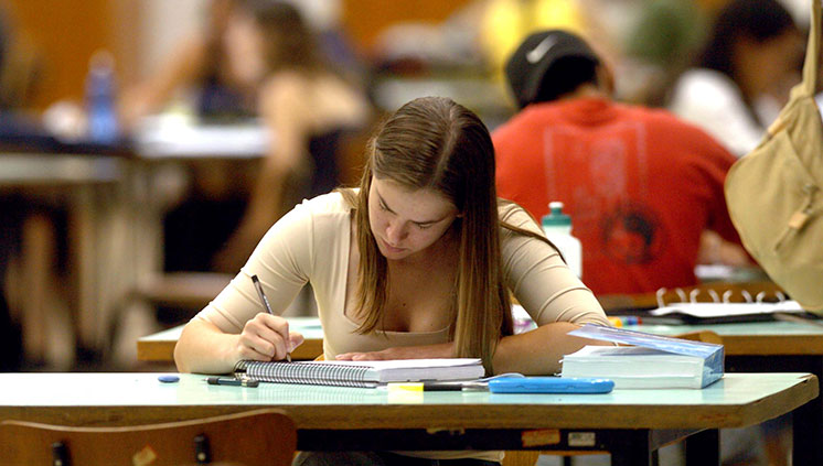 ensino_superior_estudando