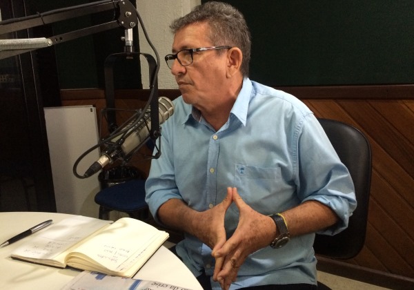luiz-caetano-entrevista-radio-vida-fm-foto-evilasio-junior-bahiaba