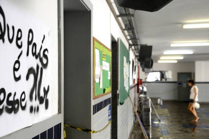ocupacao-escola-mendes-de-moraes-no-rio-de-janeiro-em-apoio-a-greve-dos-professores