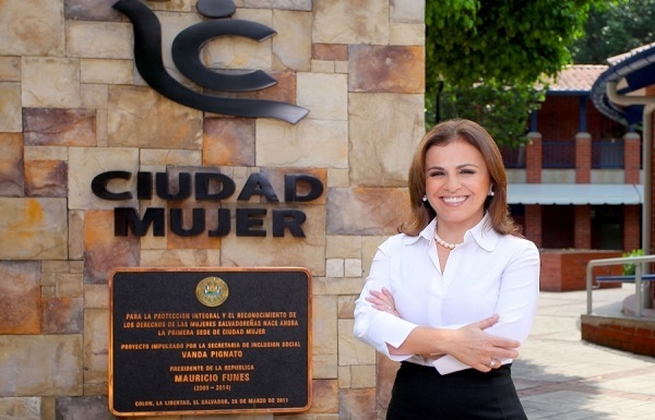 vanda-pignato-foto-governo-el-salvador