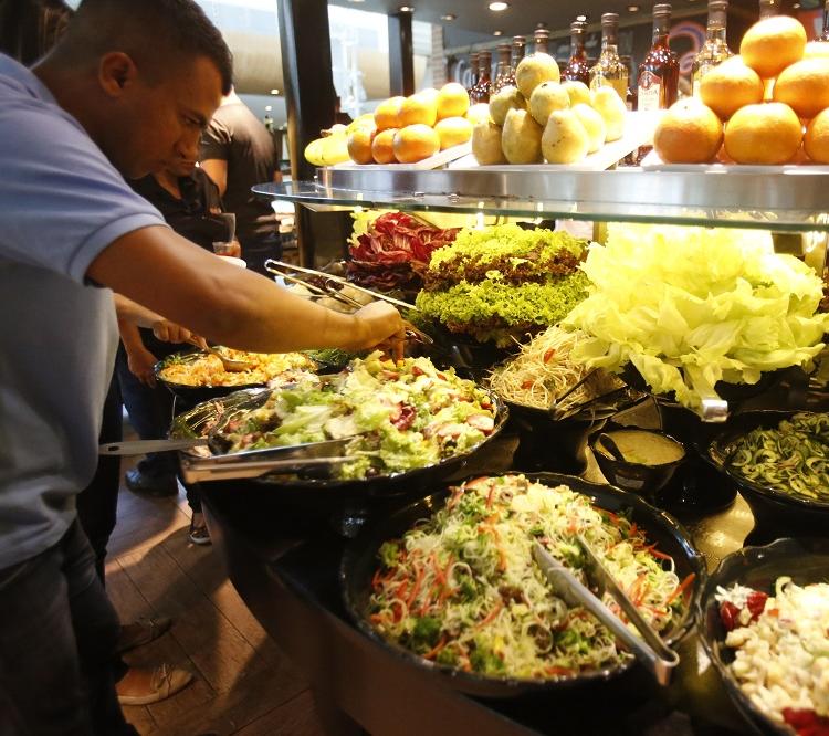 O restaurante Orgânico, no Salvador Shopping, é abastecido com fornecedores de fora e alguns poucos locais