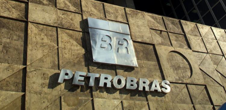 Petrobras confirma discussão sobre mudança em política de preço para diesel e gasolina