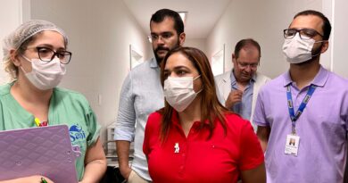 Secretária inspeciona unidades de saúde em Salvador e Lauro de Freitas
