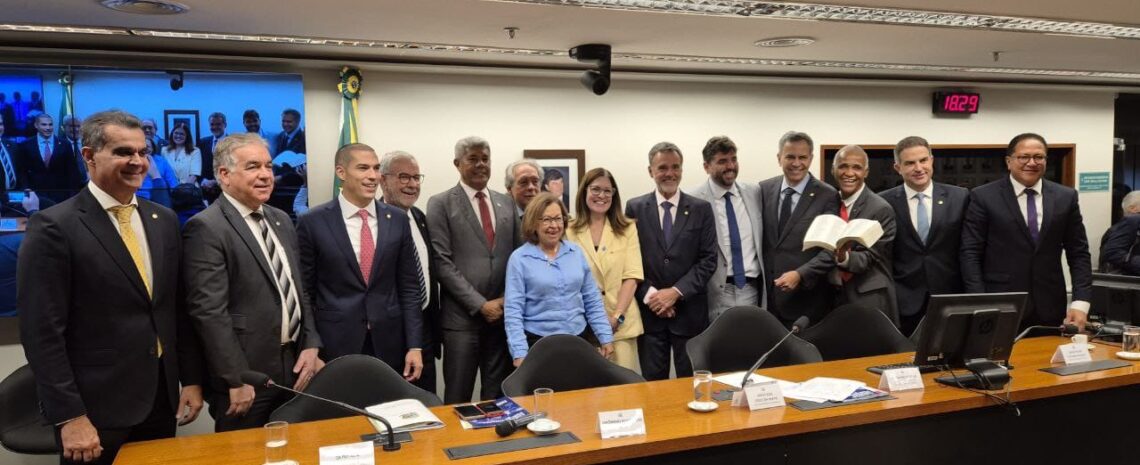 Em Brasília, Jerônimo Rodrigues debate prioridades na segurança, saúde e agricultura familiar com deputados federais da bancada baiana Em Brasília, Jerônimo Rodrigues debate prioridades na segurança, saúde e agricultura familiar com deputados federais da bancada baiana