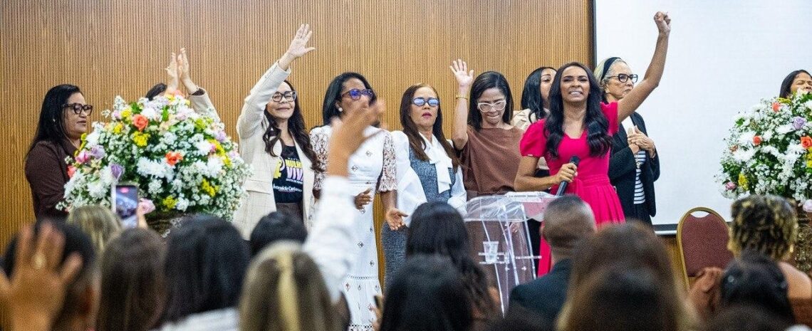 Ivoneide Caetano reúne igrejas em Salvador em mais uma ação contra feminicídio Ivoneide Caetano reúne igrejas em Salvador em mais uma ação contra feminicídio